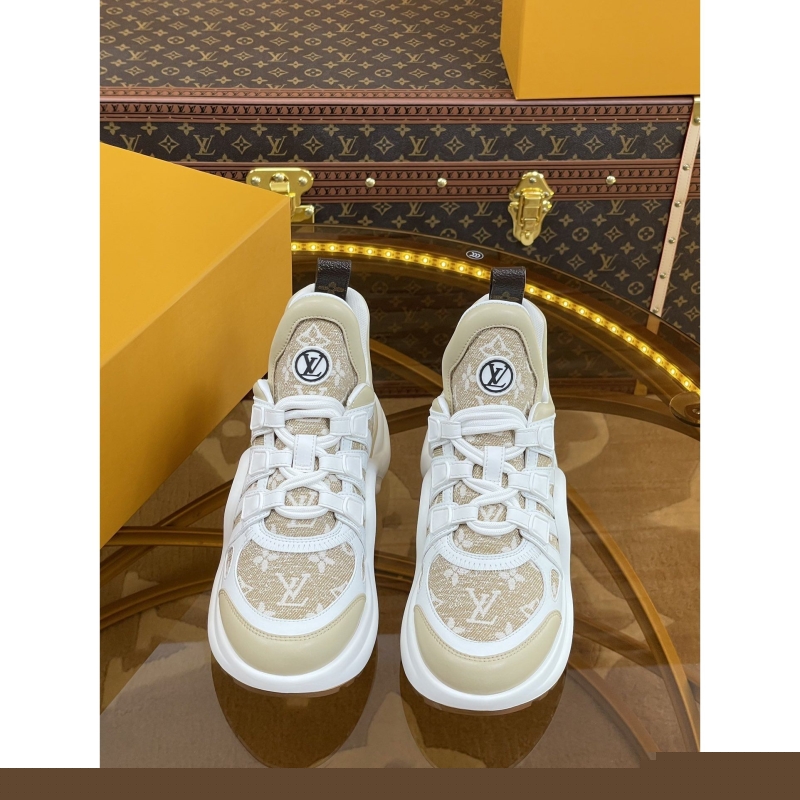 l**is V*t*n sneakers